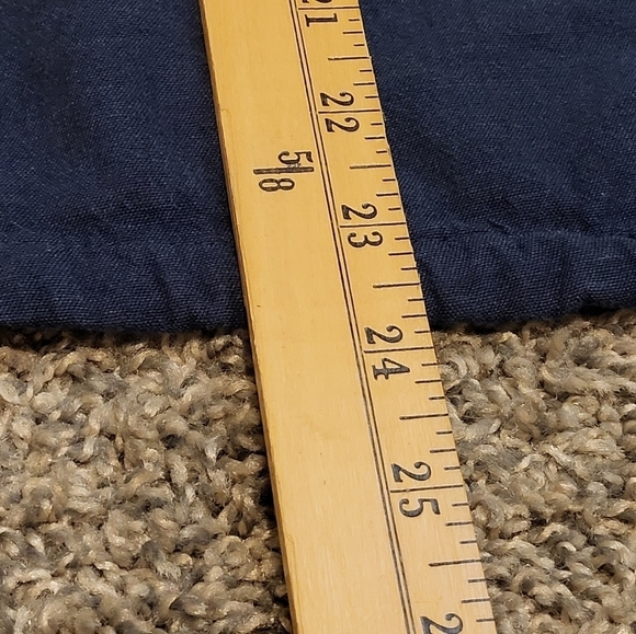 Liz Claiborne size large camp shirt in the color blue - Picture 11 of 12